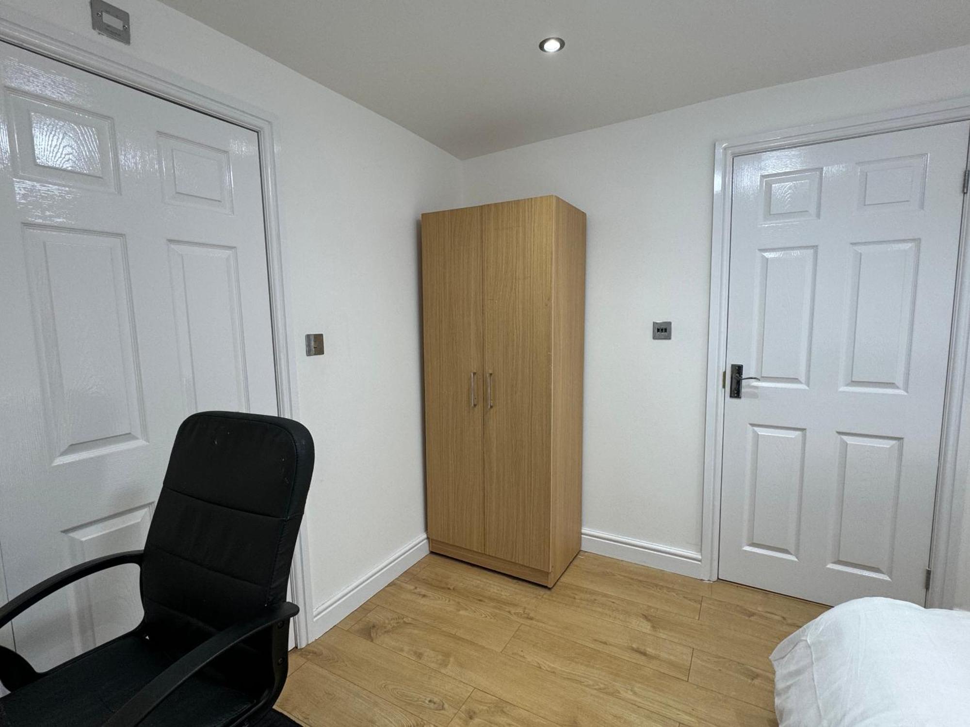 Guest house With En-suite Facilities Ashford (Surrey)