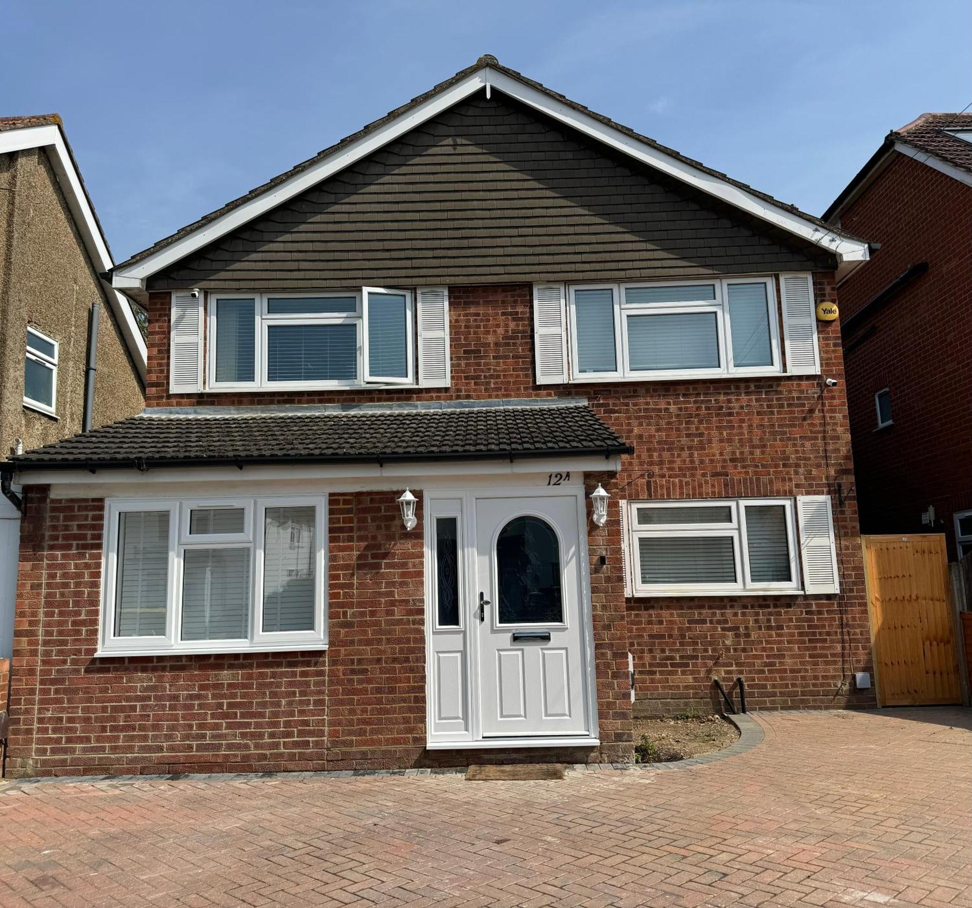 With En-suite Facilities Ashford (Surrey)